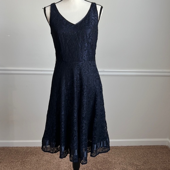 Tahari Dresses & Skirts - Tahari Dress
